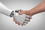 Roboter und Mensch geben sich die Hand