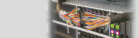 Kabelbruch im Serverraum des Rechenzentrums