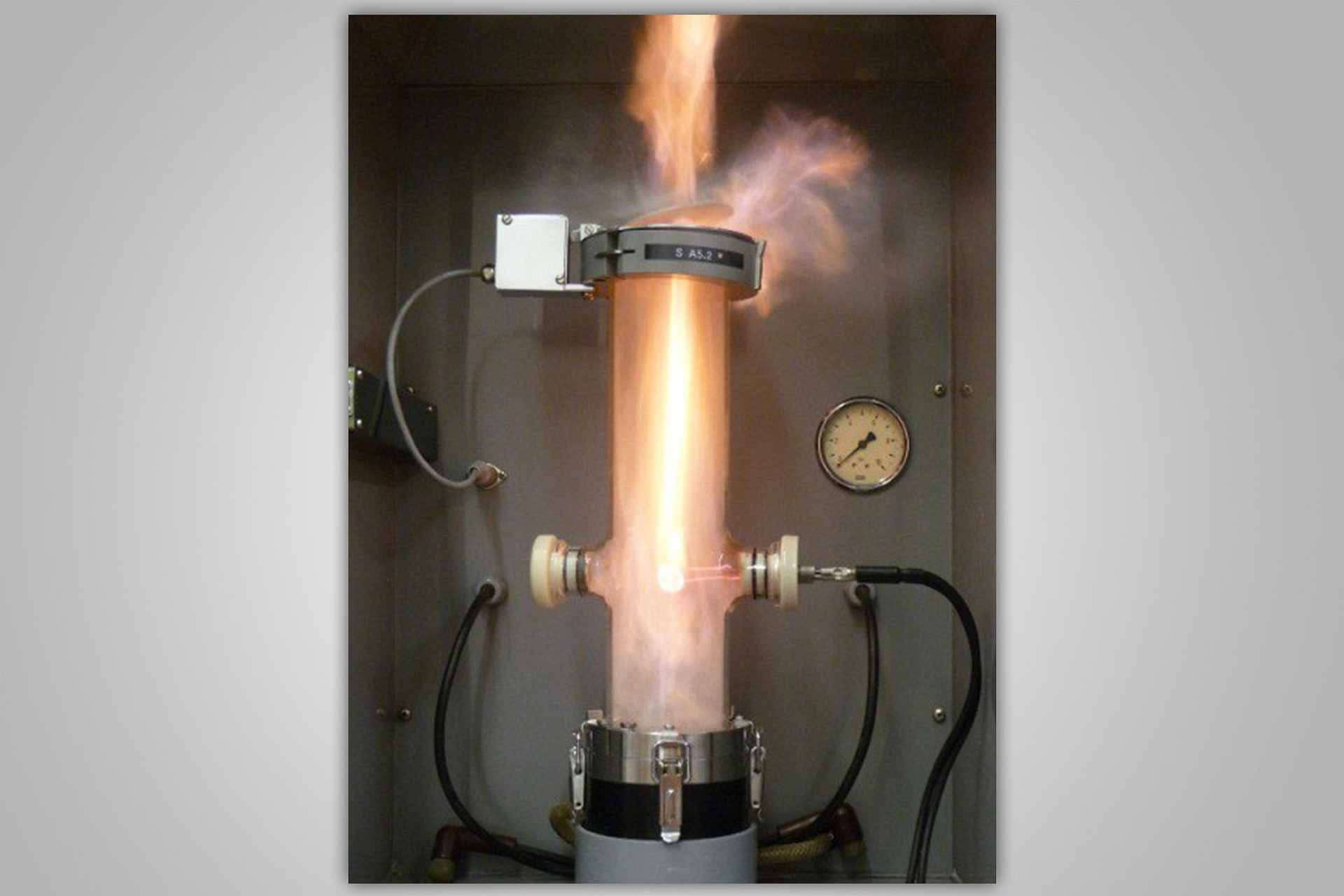  Prüfapparatur für die Ermittlung der Mindestzündenergie brennbarer Stäube