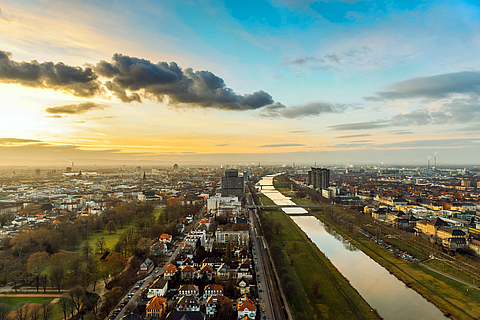 Panorama von Mannheim in abendlicher Stimmung | © jotily - istockphoto.com Panorama von Mannheim in abendlicher Stimmung