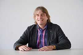 Portrait Rolf Schwebel, Branchenkoordinator für das Gastgewerbe der BGN
