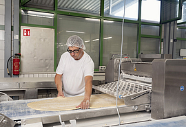 Teigausroll- bzw. Laminier- Maschinen zur Herstellung von Feingebäck